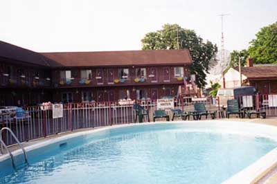 Knights Inn by the Falls